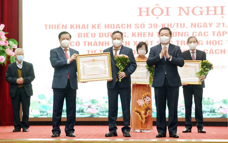 Việc học và làm theo Bác là một nội dung rất quan trọng của công tác xây dựng, chỉnh đốn Đảng
